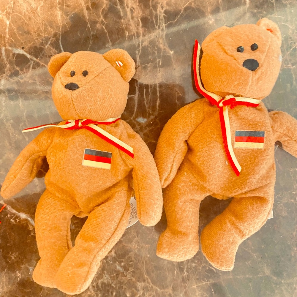 2 Ty Beanie baby “you have Germanía” the bear